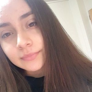 Meet your Posher, Yaneli